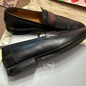 Authentic Man Sz.11 Gucci Black Leather Loafers with Green and Red Accent